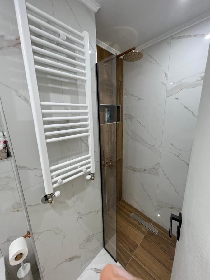 Modern 1-Bedroom Apartment In The City Center 테살로니키 외부 사진